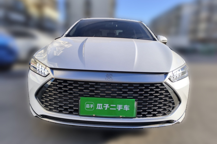 比亚迪 秦PLUS 2024款 荣耀版 DM-i 55KM领先型车身外观2