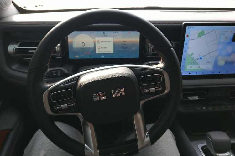 北京越野BJ40增程 2025款 进阶版中控内饰13