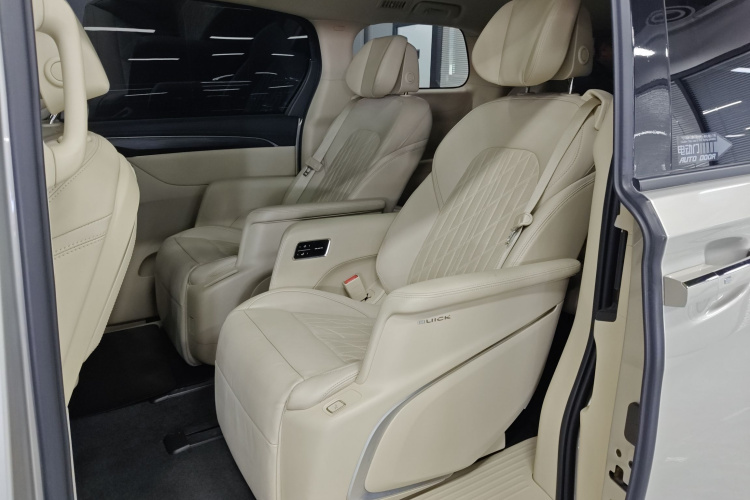 别克GL8 2022款 ES陆尊 653T 豪华型中控内饰21