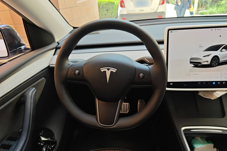 特斯拉 Model Y 2024款 后轮驱动版中控内饰13