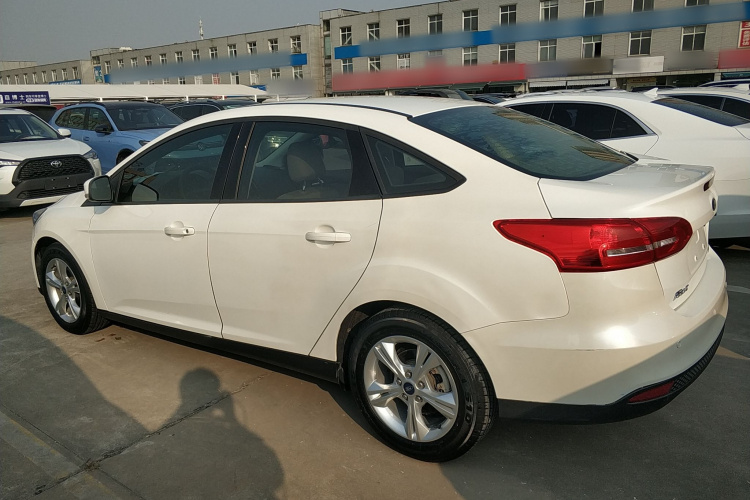 福特 福克斯 2015款 三厢 1.6L 手动舒适型车身外观6003