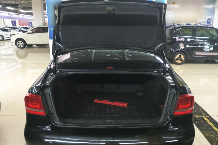 大众 迈腾 2015款 1.8TSI 尊贵型机舱底盘23