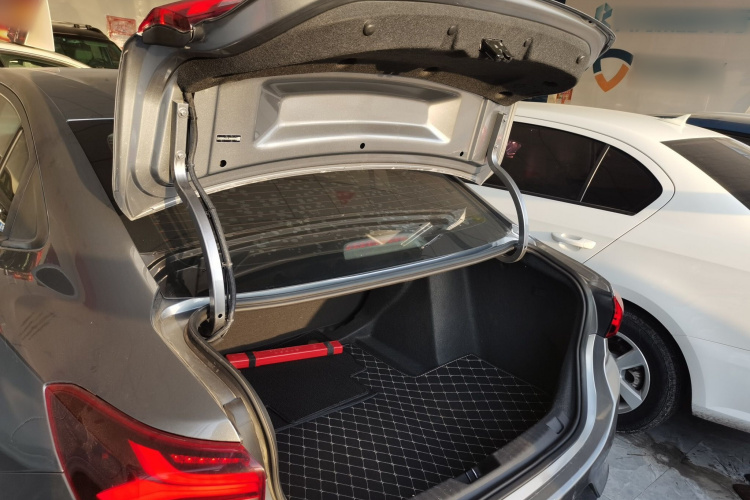 雪佛兰 科沃兹 2020款 Redline 325T 自动欣尚版 国VI机舱底盘23