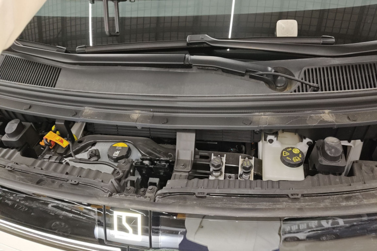 极氪MIX 2025款 长续航智驾版机舱底盘24