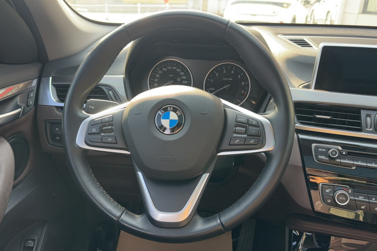 宝马X1 2016款 xDrive20Li 豪华型局部细节13