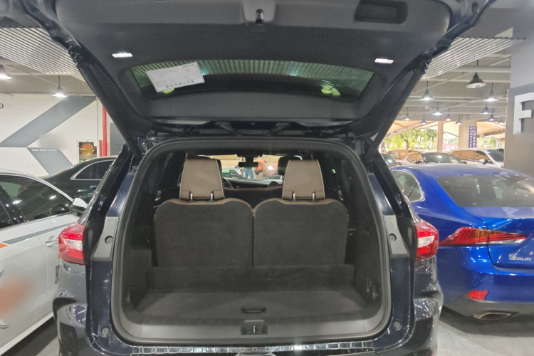 别克 昂科旗 2020款 28T 四驱旗舰型机舱底盘23