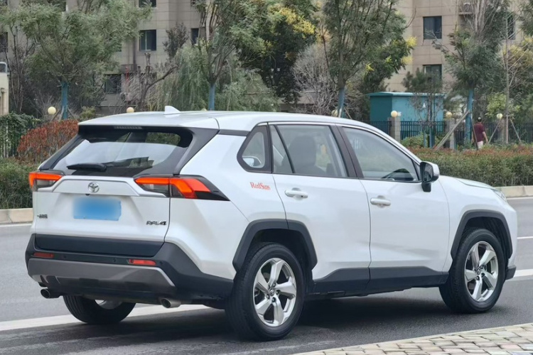 丰田 RAV4荣放 2022款 2.0L CVT两驱风尚版车身外观6003
