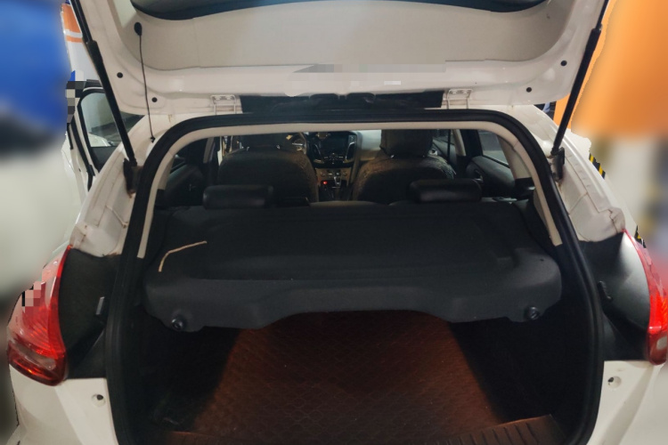 福特 福克斯 2017款 两厢 1.6L 自动风尚型智行版中控内饰23