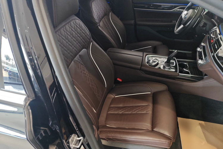 宝马7系 2019款 改款 730Li M运动套装局部细节41