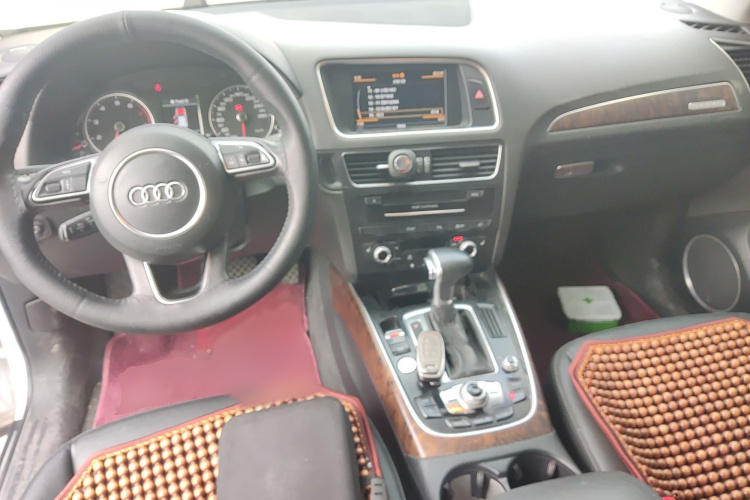 奥迪Q5 2013款 40 TFSI 舒适型中控内饰7002