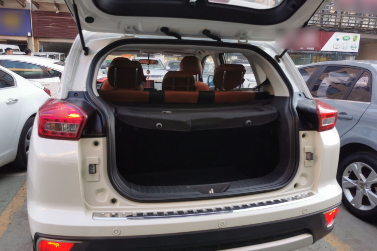 北京汽车 绅宝X35 2016款 1.5L 自动豪华版机舱底盘23