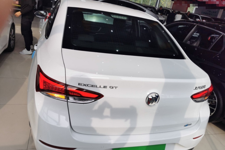 别克 英朗 2021款 改款 1.3T 自动轻混动精英型车身外观6