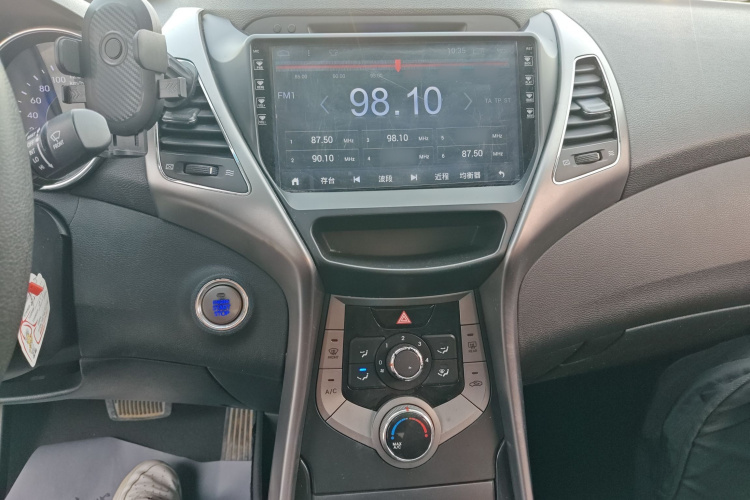 现代 朗动 2013款 1.6L 自动领先型局部细节16