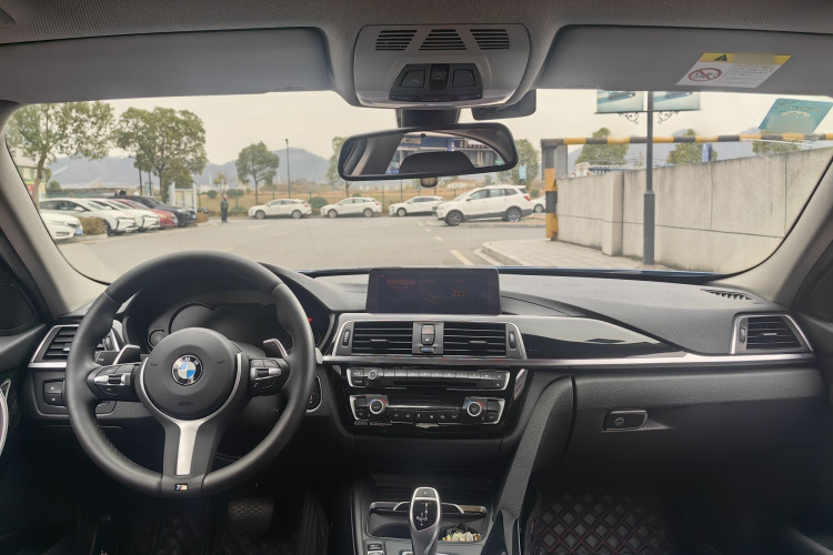 宝马3系 2019款 320Li M运动套装中控内饰7001