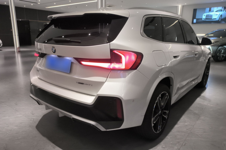 宝马X1 2023款 sDrive25Li M运动套装车身外观7