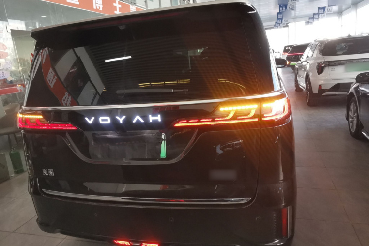 岚图汽车 岚图梦想家 2025款 PHEV 四驱旗舰乾崑版车身外观6004