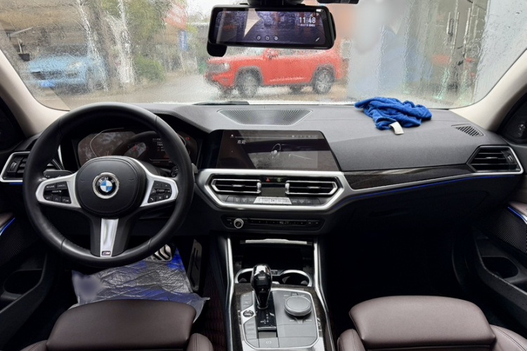 宝马3系 2021款 改款 325Li M运动套装中控内饰7009