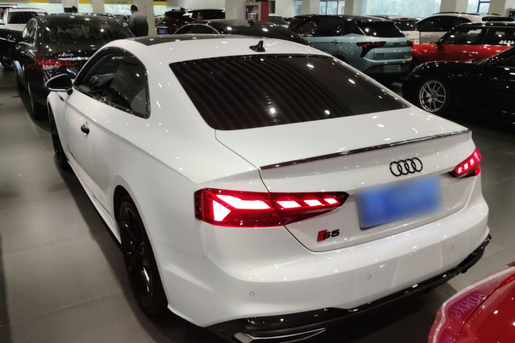 奥迪A5 2023款 Coupe 40 TFSI 时尚动感型车身外观4