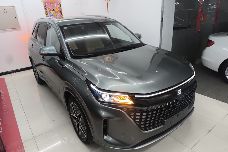 蓝电E5 2023款 1.5L DE-i 100KM臻享型 7座车身外观3