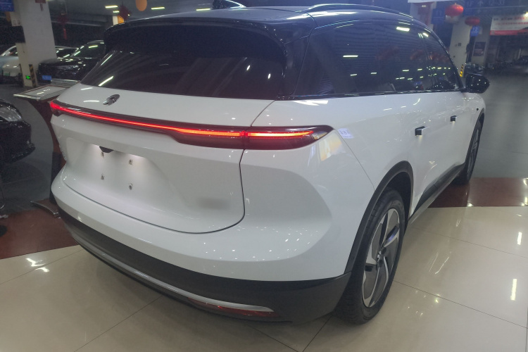 蔚来ES6 2023款 75kWh车身外观7