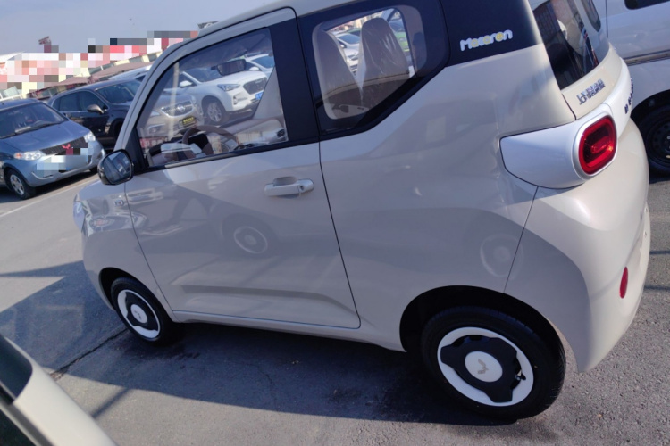 五菱汽车 宏光MINIEV 2024款 第三代 215km 青春版车身外观4