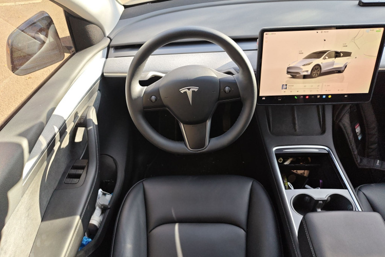 特斯拉 Model Y 2024款 后轮驱动版中控内饰13