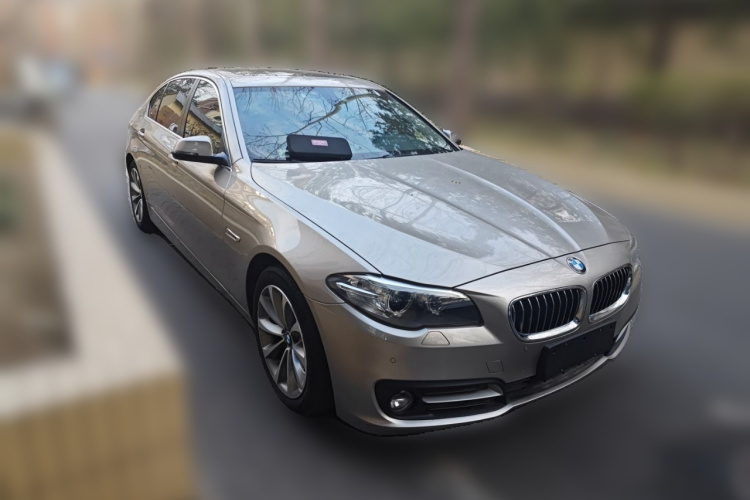 宝马5系 2014款 528Li 领先型车身外观3