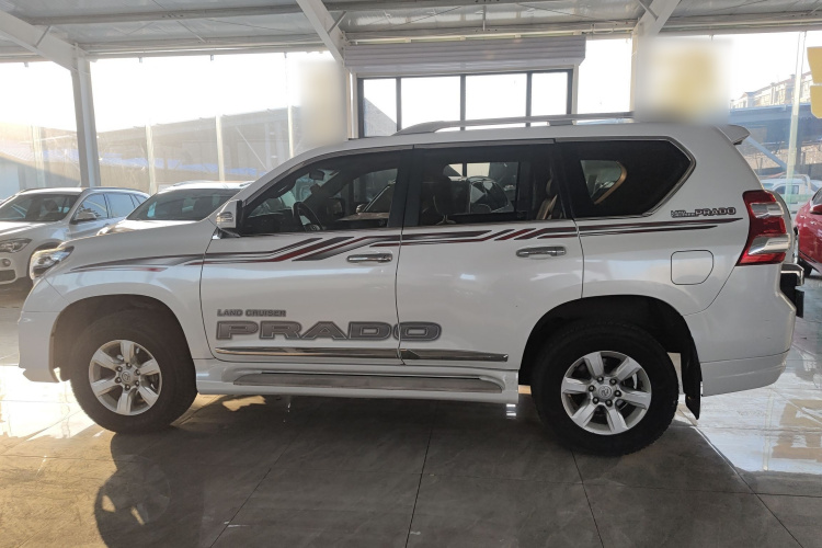 丰田 普拉多(进口) 2014款 2.7L 自动豪华版车身外观4