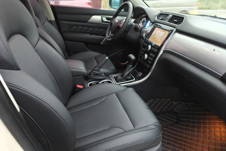 哈弗H2 2016款 红标 1.5T 自动两驱精英型局部细节41