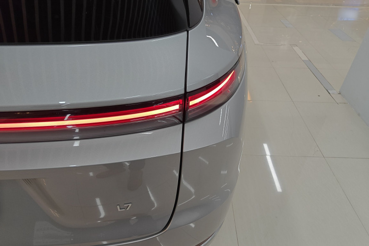 理想汽车 理想L7 2024款 Ultra车身外观6006
