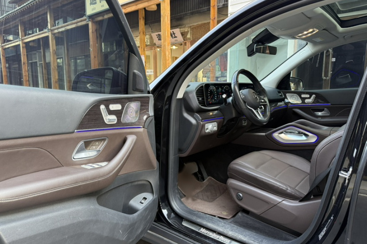 奔驰GLE 2021款 GLE 350 4MATIC 动感型中控内饰7005