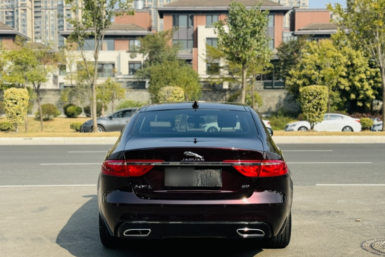 捷豹XFL 2018款 XFL 2.0T 200PS 精英版车身外观6001