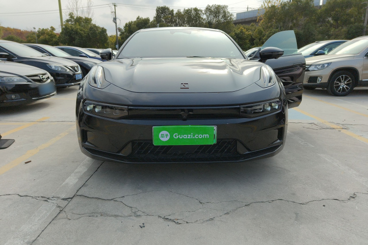 极氪001 2023款 YOU版 100kWh车身外观2