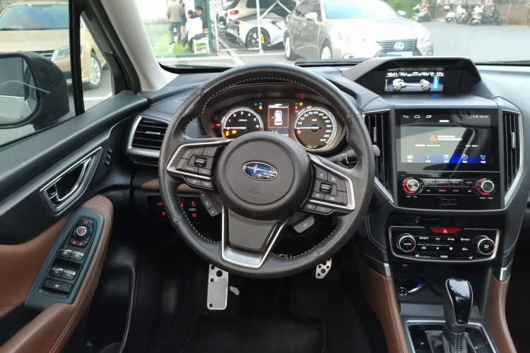 斯巴鲁 森林人 2019款 2.0i 智擎旗舰版EyeSight中控内饰13