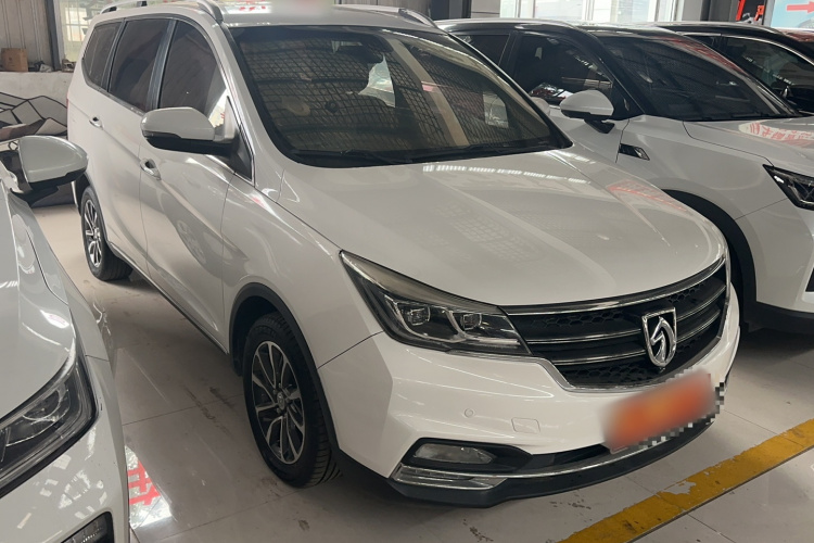 宝骏730 2017款 1.8L iAMT尊享型 7座车身外观6002