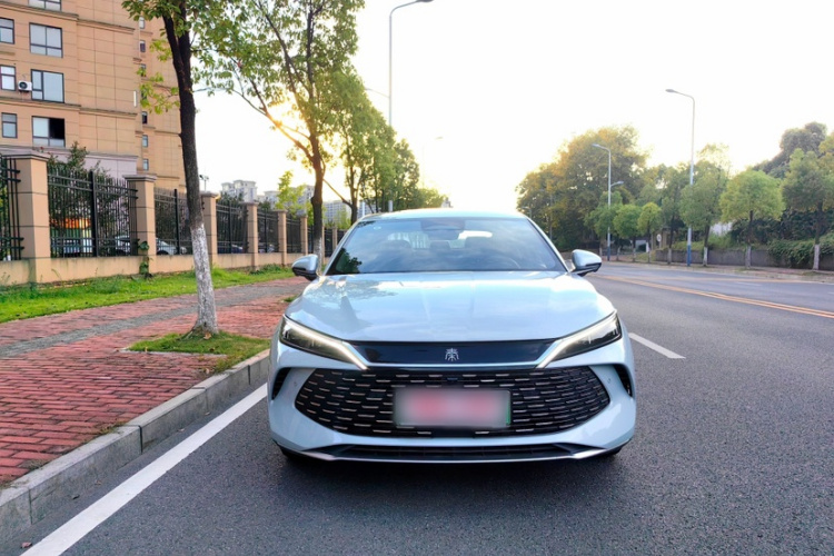 比亚迪 秦L 2025款 DM-i 智驾版 120KM超越型车身外观6002