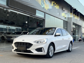 福特 福克斯 2020款 三厢 1.5L 自动锋跃型