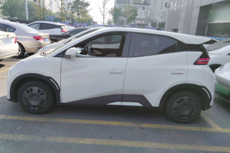 比亚迪 海鸥 2025款 305km 活力版车身外观4