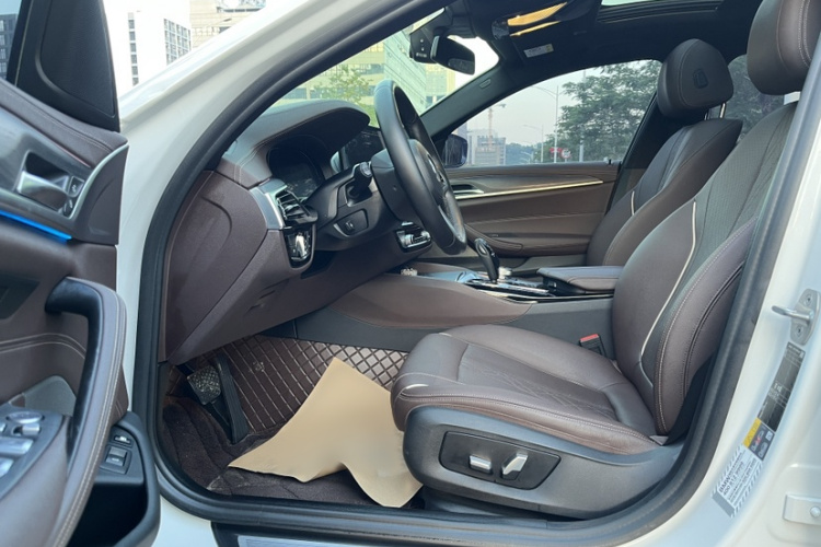 宝马5系新能源 2022款 改款 535Le M运动套装局部细节19