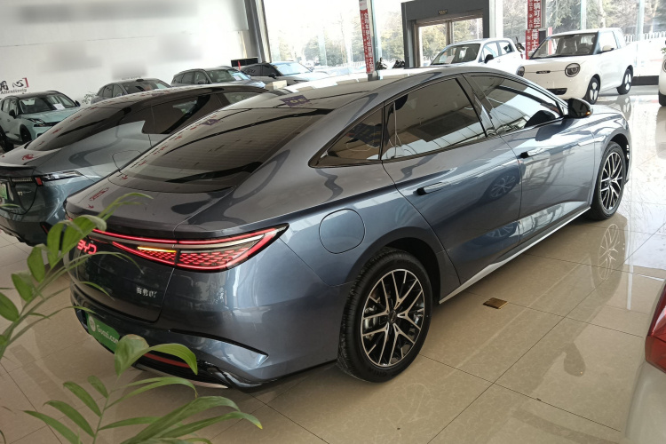 比亚迪 海豹07 DM-i 2025款 DM-i 1.5L 125km 精英型车身外观7