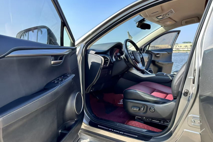 雷克萨斯NX 2020款 200 前驱 锋行版 国VI中控内饰7013