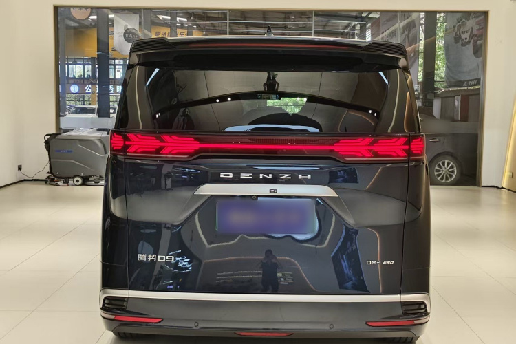 腾势D9 2024款 DM-i 980 四驱旗舰型车身外观6005