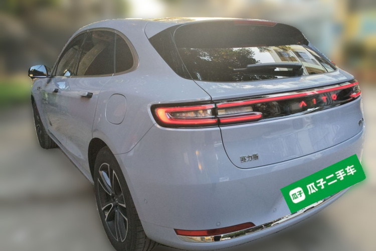 鸿蒙智行 问界M5 2025款 纯电  Ultra 后驱版车身外观5