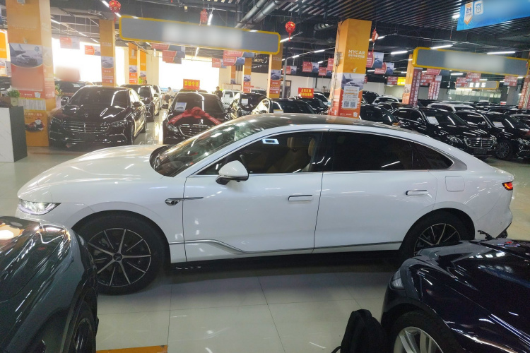 岚图汽车 岚图追光 2024款 PHEV 四驱超长续航行政版车身外观4