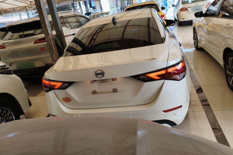 日产 轩逸 2022款 1.6L XL CVT悦享版车身外观6