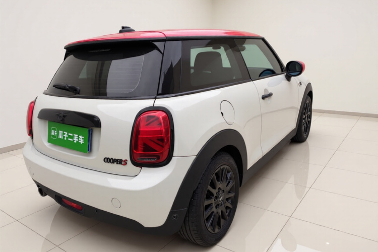 MINI 2019款 1.5T COOPER 经典派车身外观7