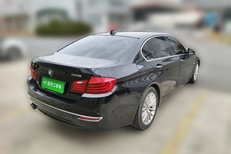 宝马5系 2017款 528Li 豪华设计套装车身外观7