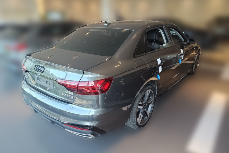 奥迪A4L 2022款 40 TFSI 豪华动感型车身外观7