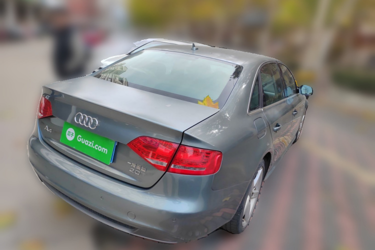 奥迪A4L 2010款 2.0 TFSI 运动型车身外观7