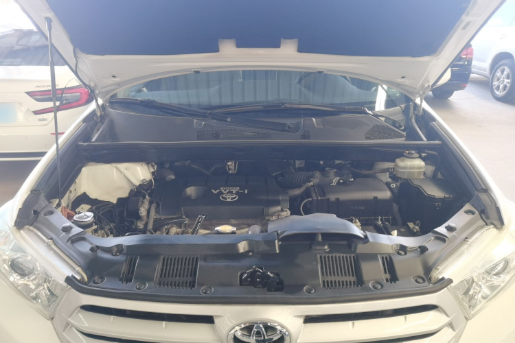 丰田 汉兰达 2012款 2.7L 两驱5座运动版机舱底盘24